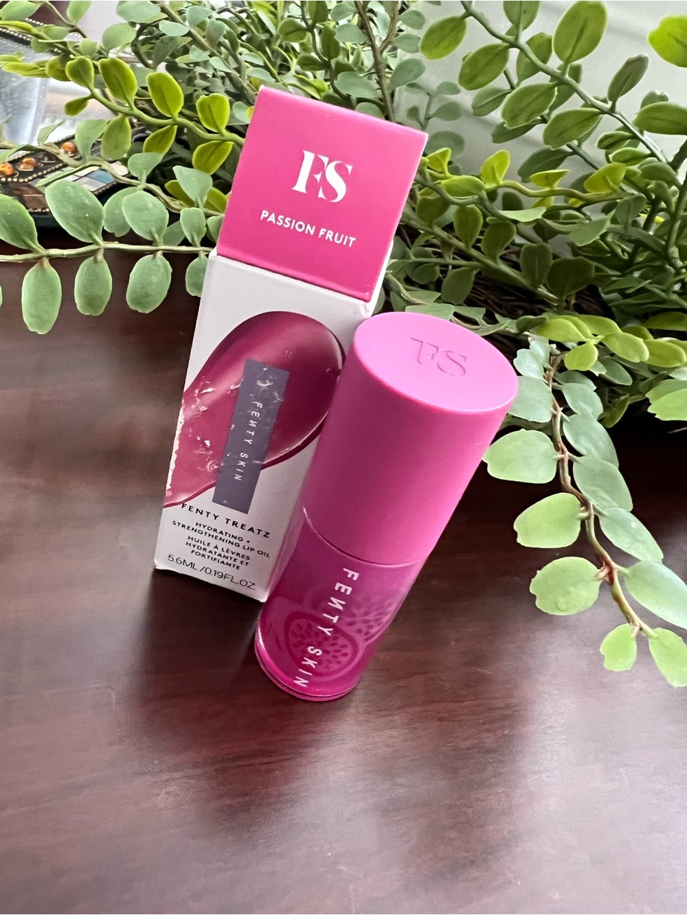 Fenty Beauty Passion Fruit Lip Oil - Hot Pink